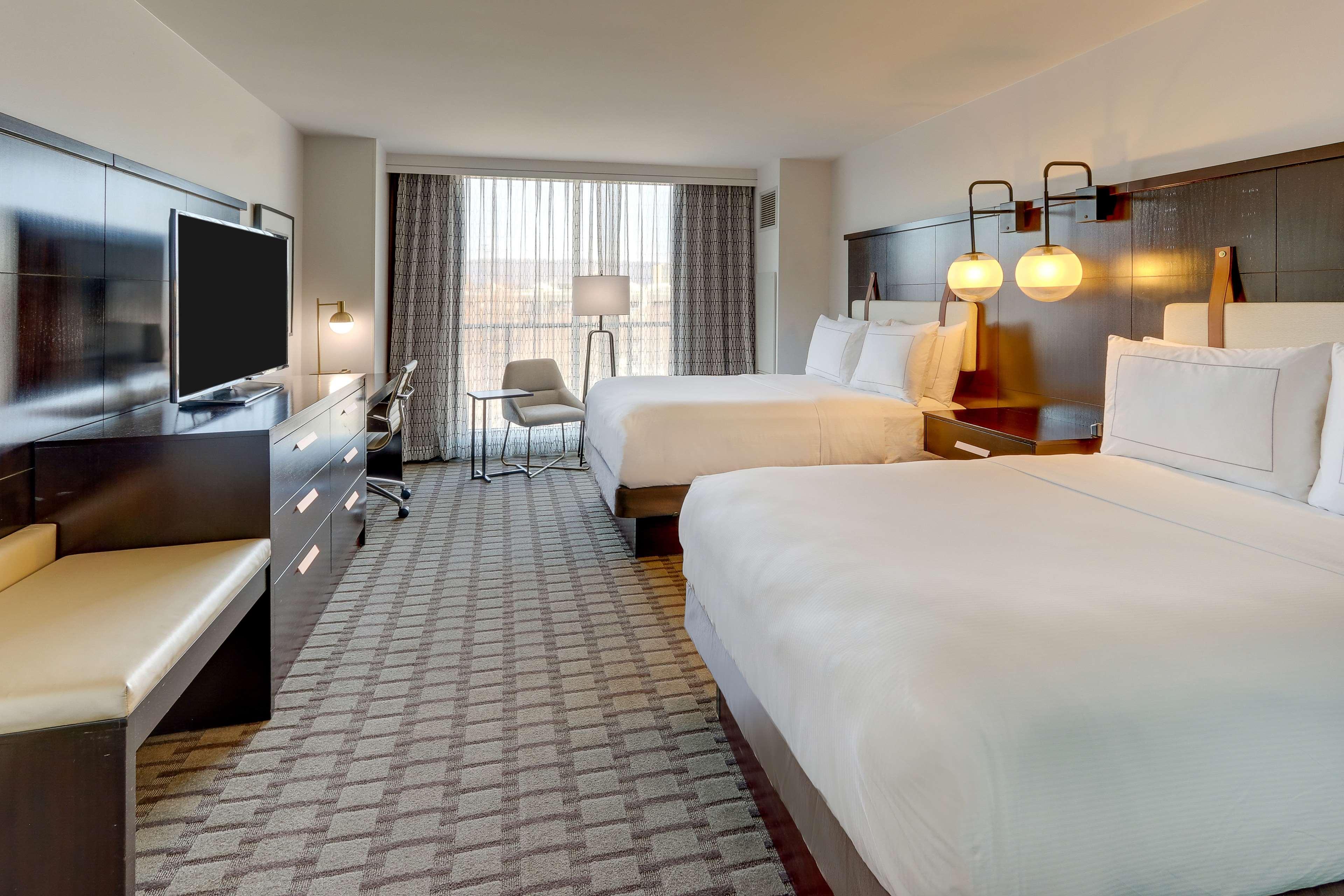 The Chattanoogan Hotel, Curio Collection By Hilton Bagian luar foto