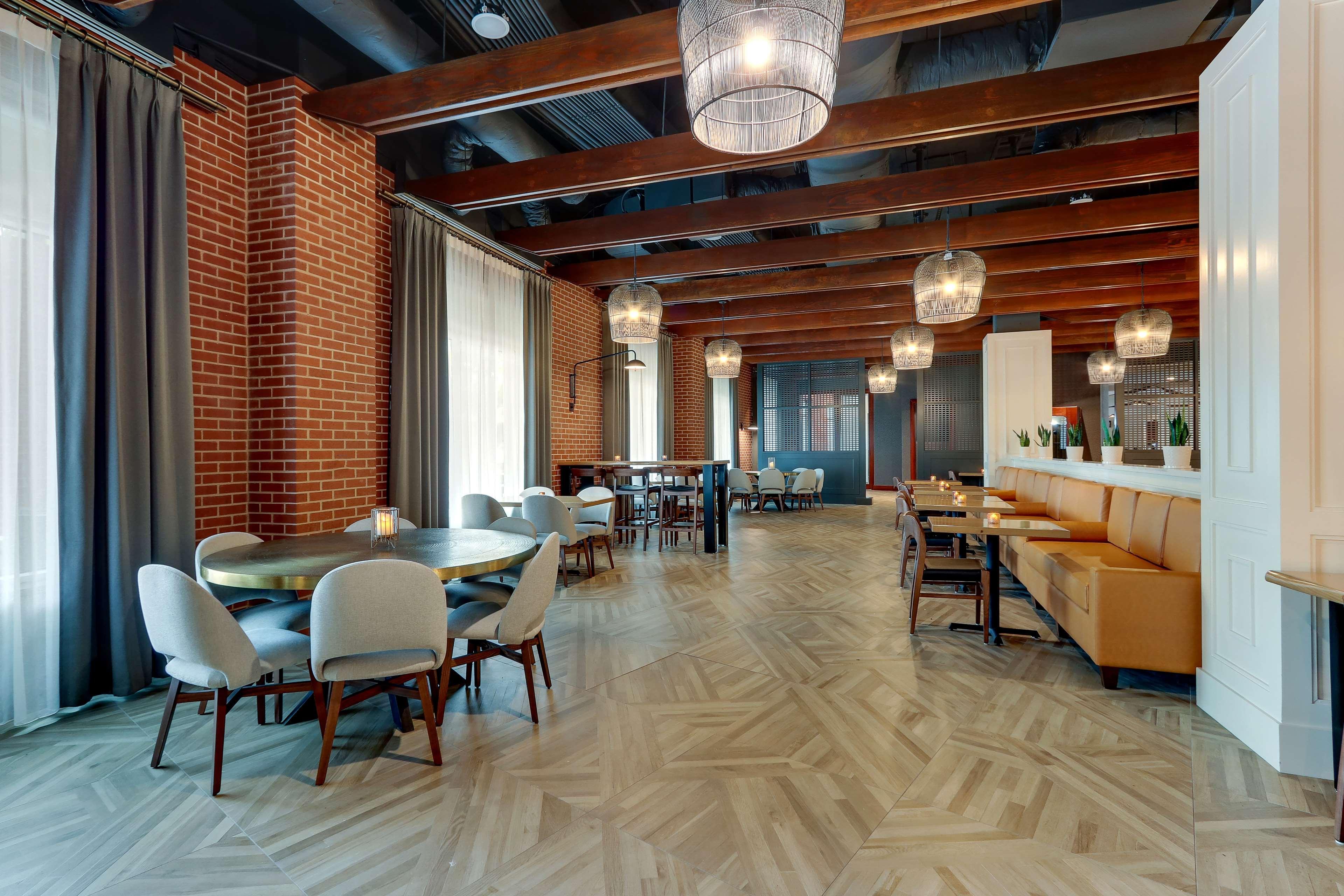 The Chattanoogan Hotel, Curio Collection By Hilton Bagian luar foto