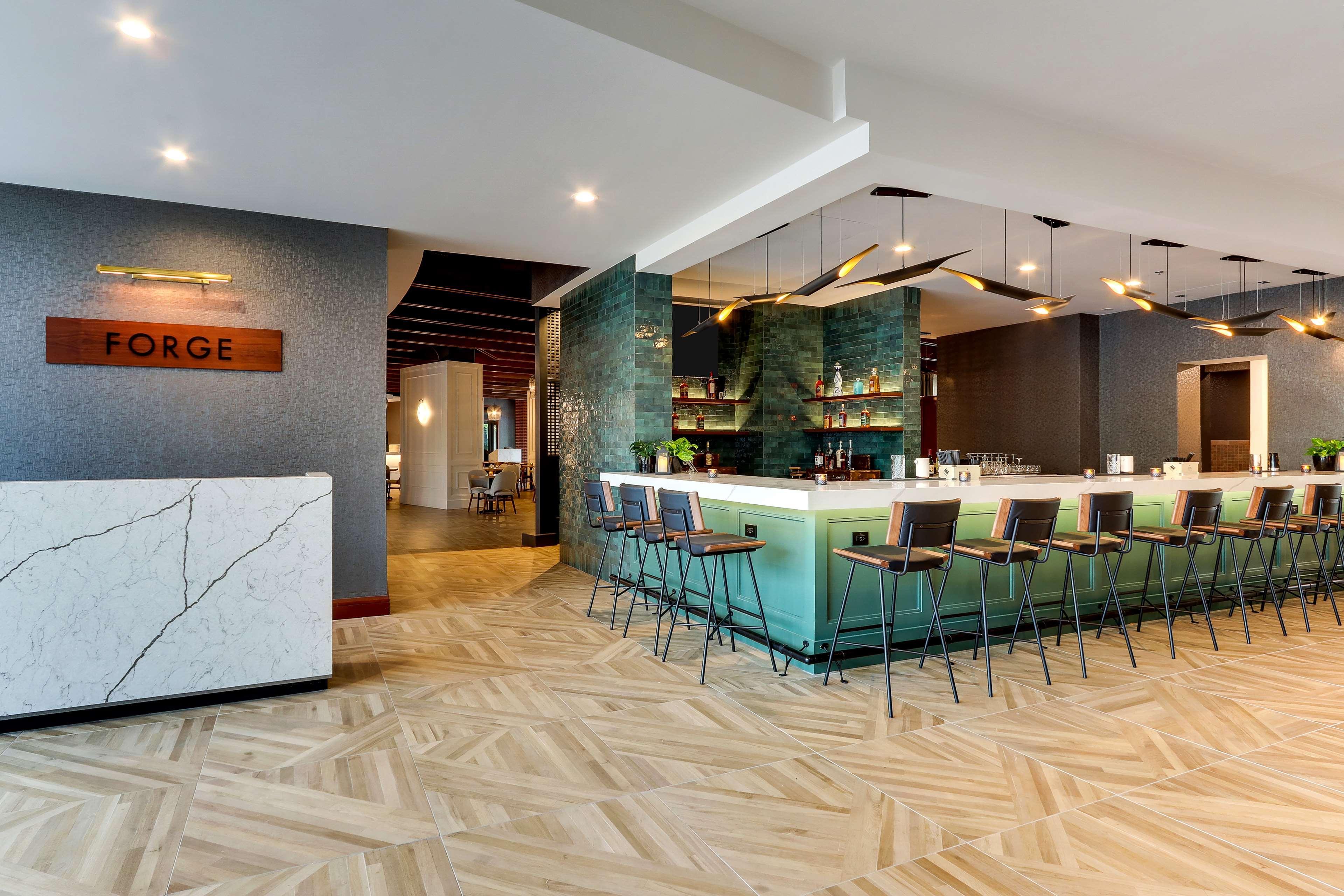 The Chattanoogan Hotel, Curio Collection By Hilton Bagian luar foto