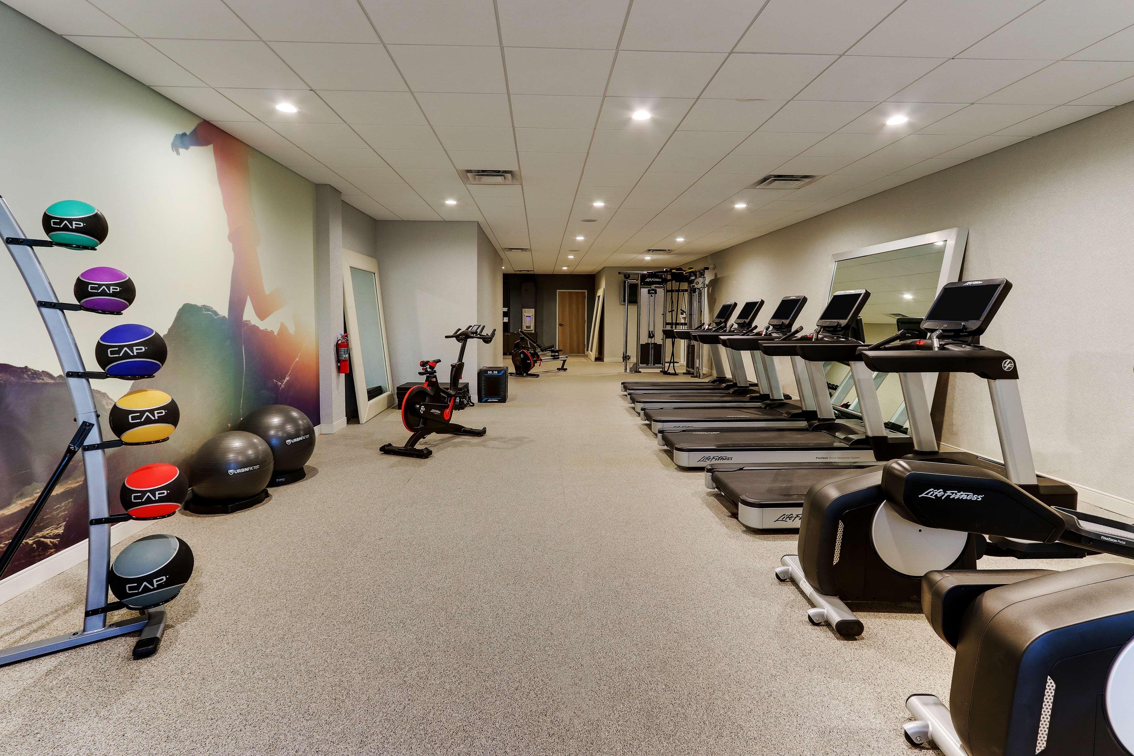 The Chattanoogan Hotel, Curio Collection By Hilton Bagian luar foto
