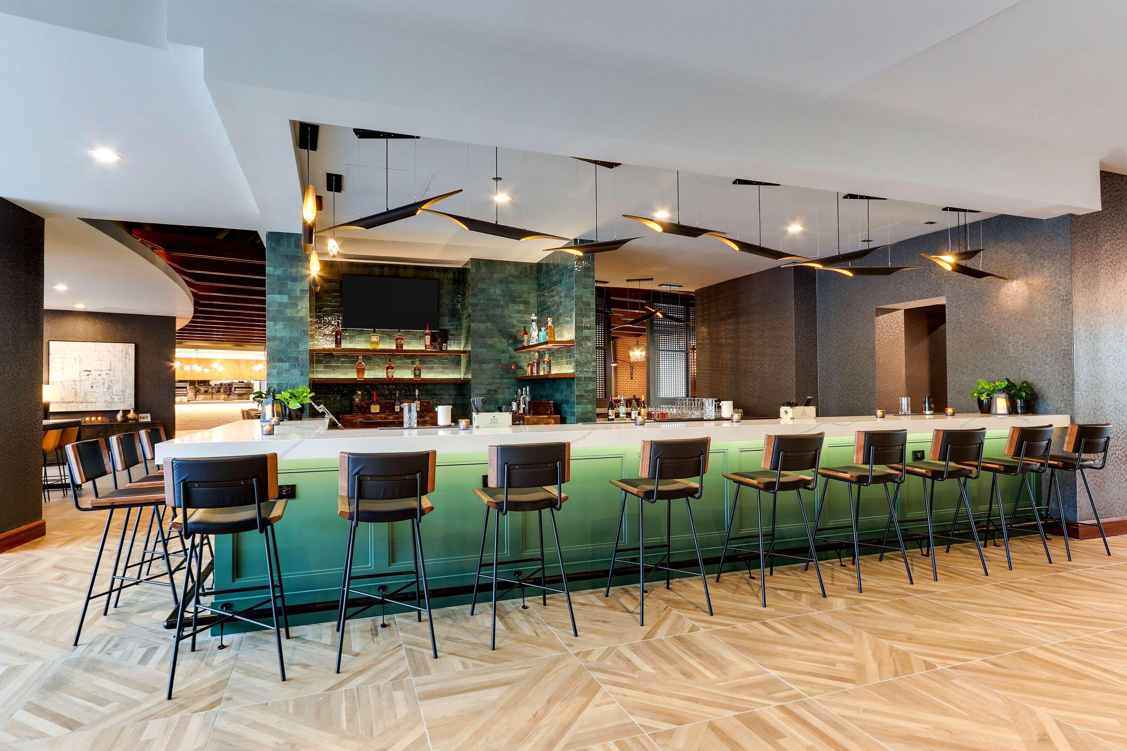 The Chattanoogan Hotel, Curio Collection By Hilton Bagian luar foto