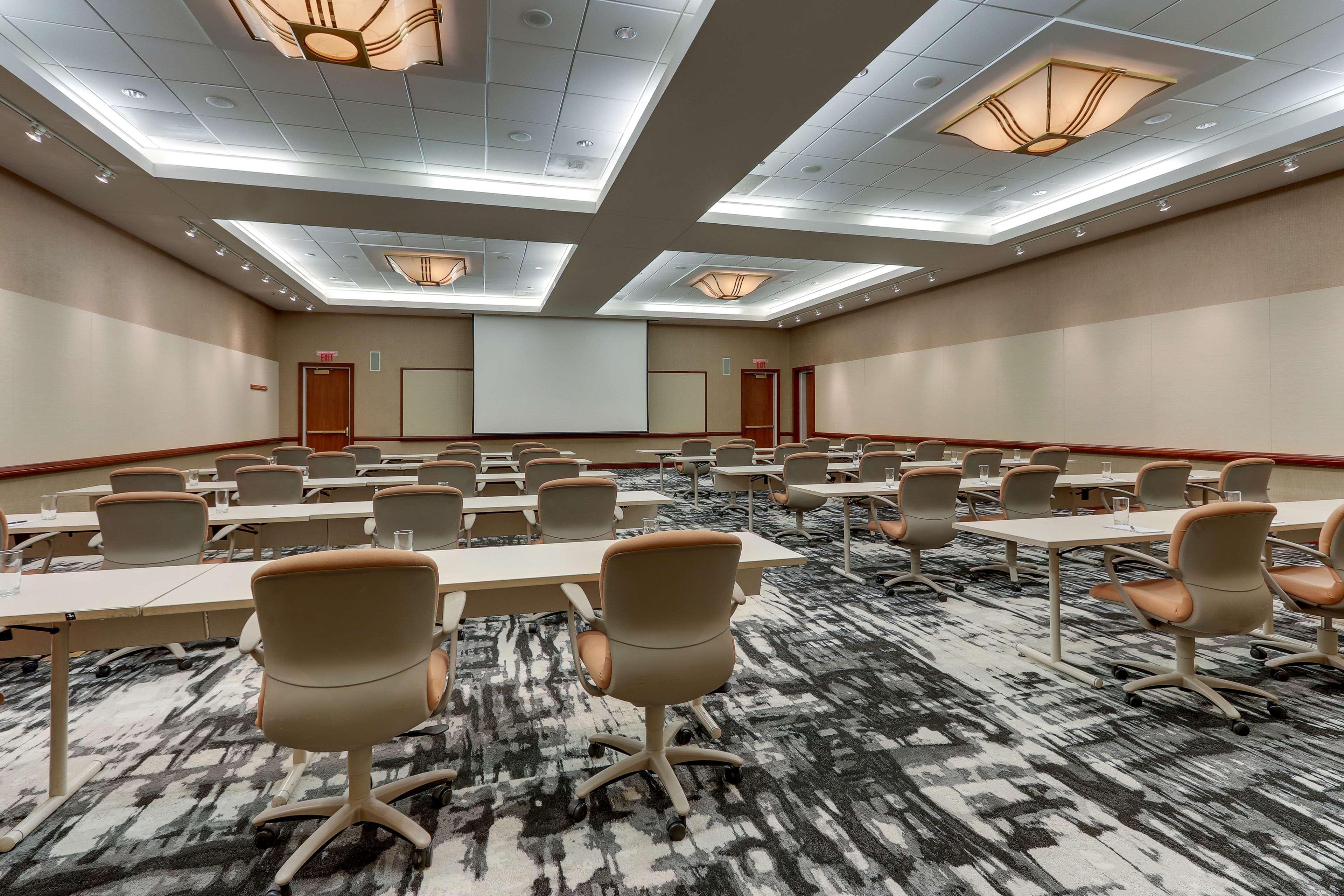 The Chattanoogan Hotel, Curio Collection By Hilton Bagian luar foto
