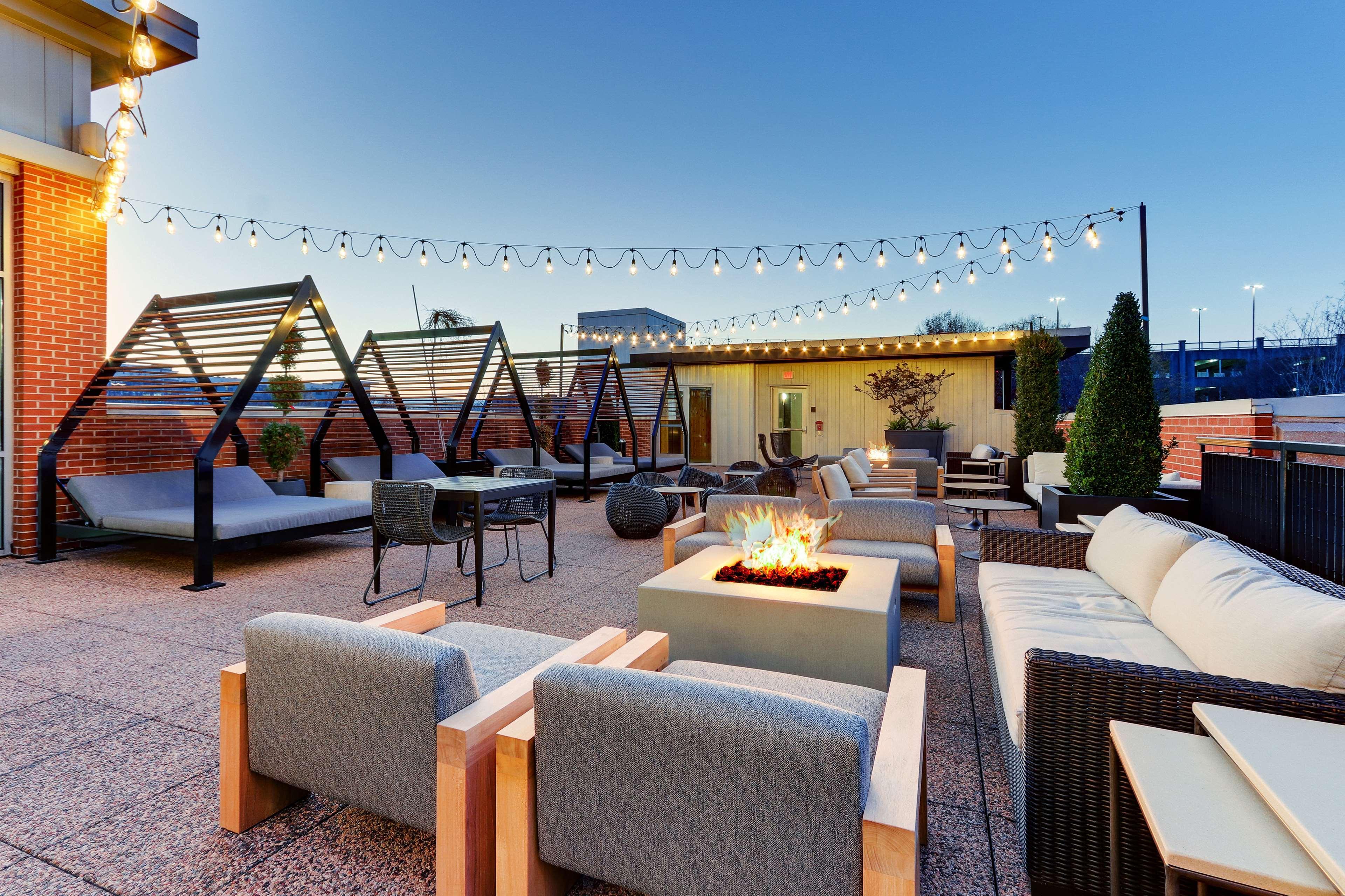 The Chattanoogan Hotel, Curio Collection By Hilton Bagian luar foto