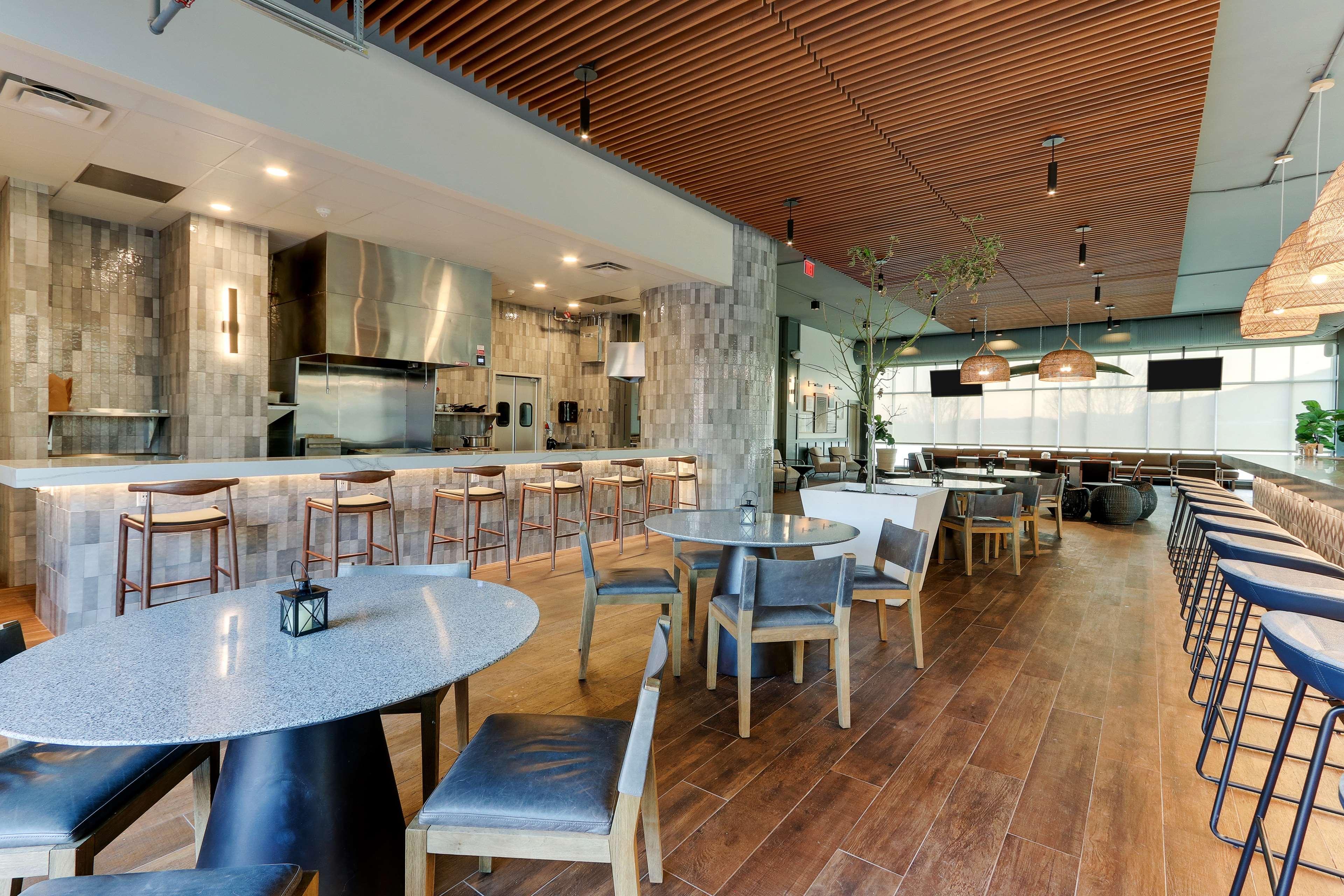 The Chattanoogan Hotel, Curio Collection By Hilton Bagian luar foto