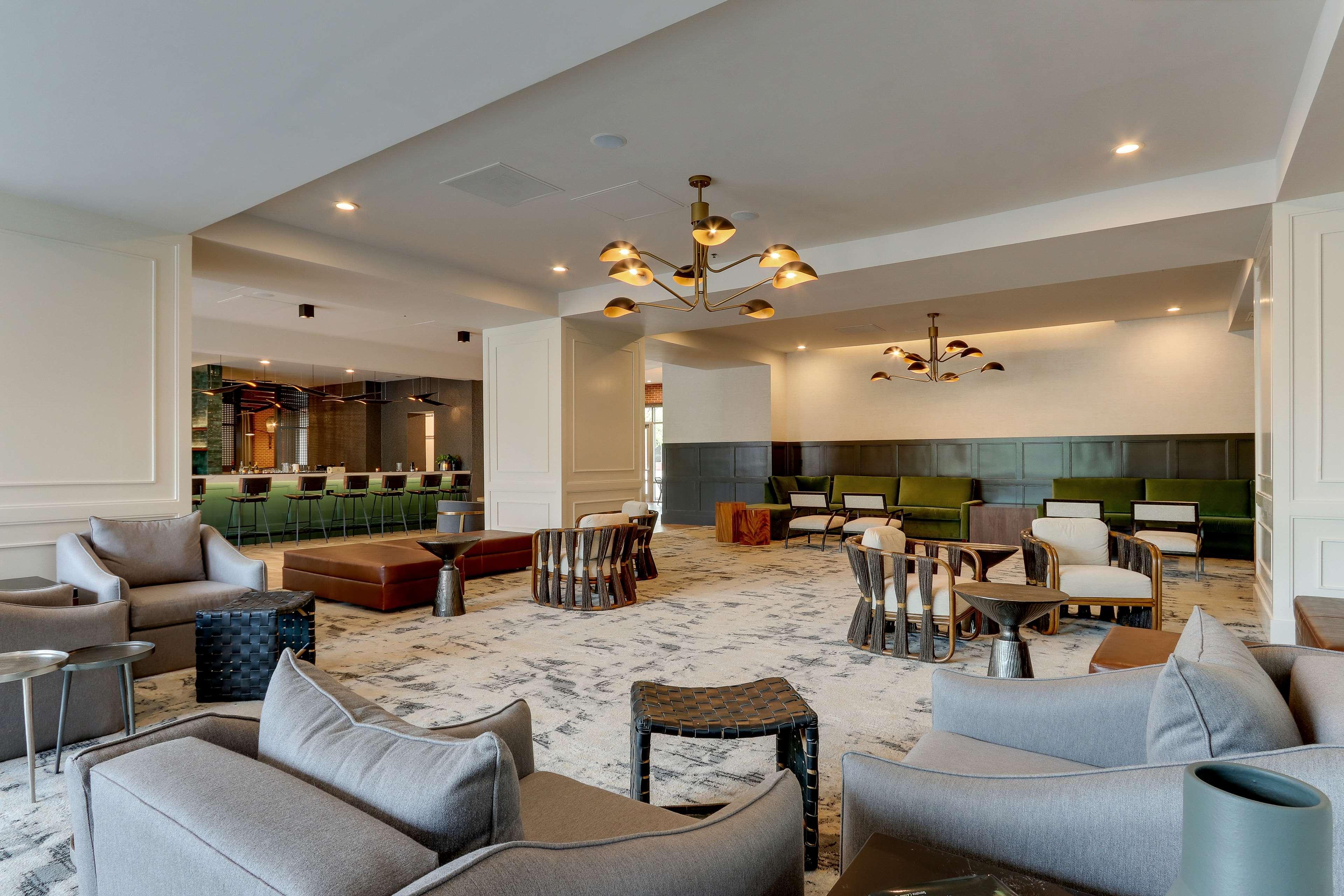 The Chattanoogan Hotel, Curio Collection By Hilton Bagian luar foto
