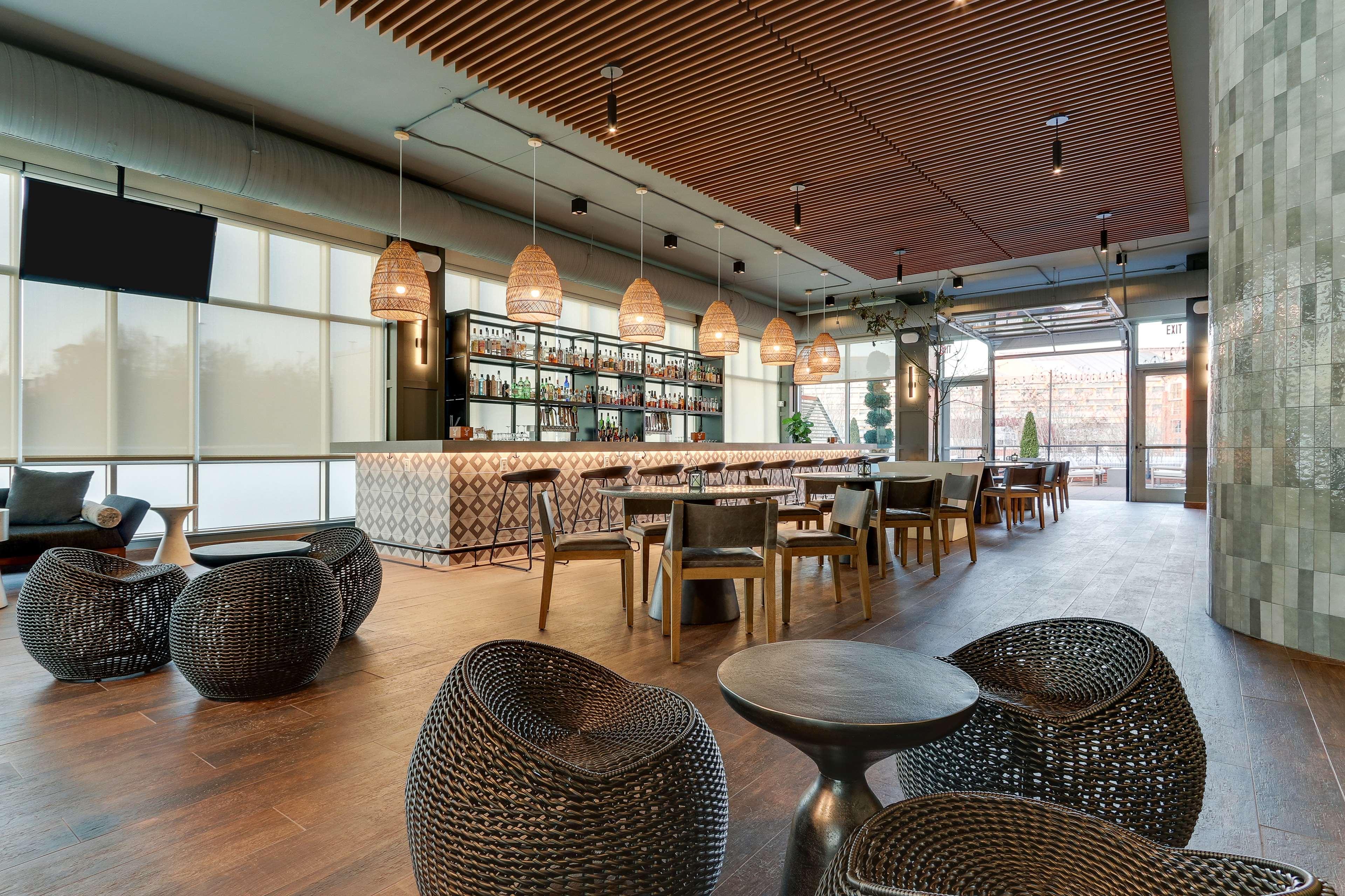 The Chattanoogan Hotel, Curio Collection By Hilton Bagian luar foto