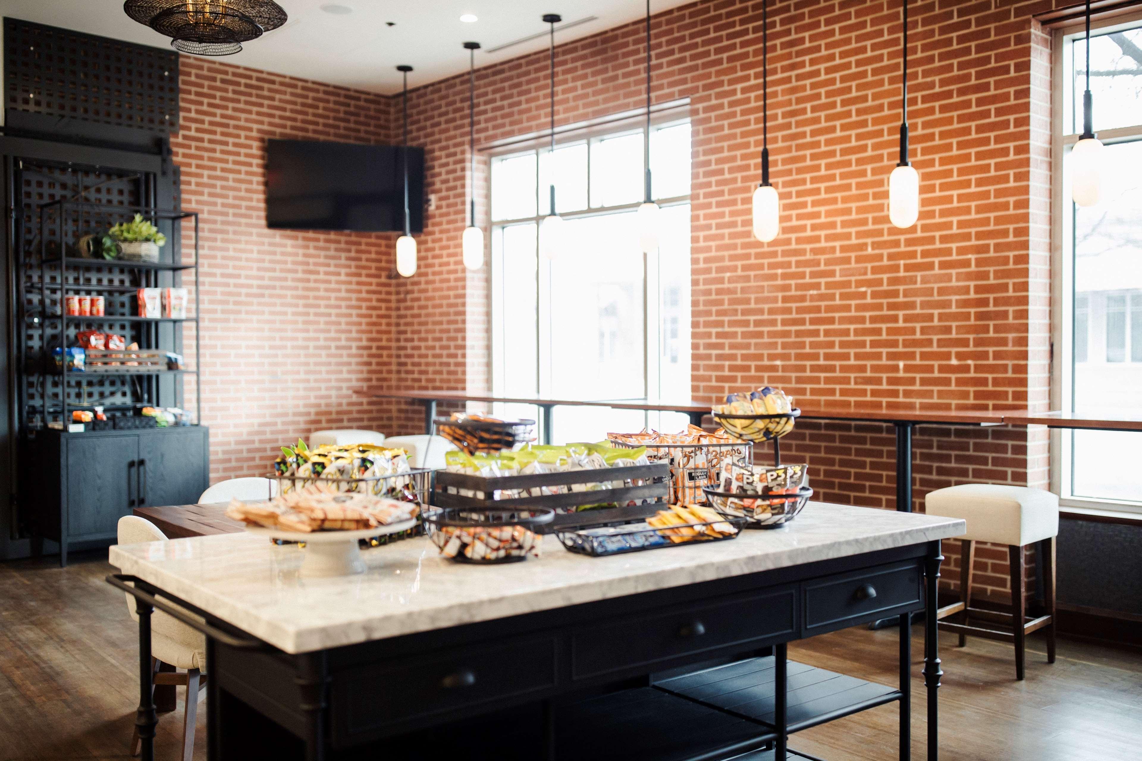 The Chattanoogan Hotel, Curio Collection By Hilton Bagian luar foto