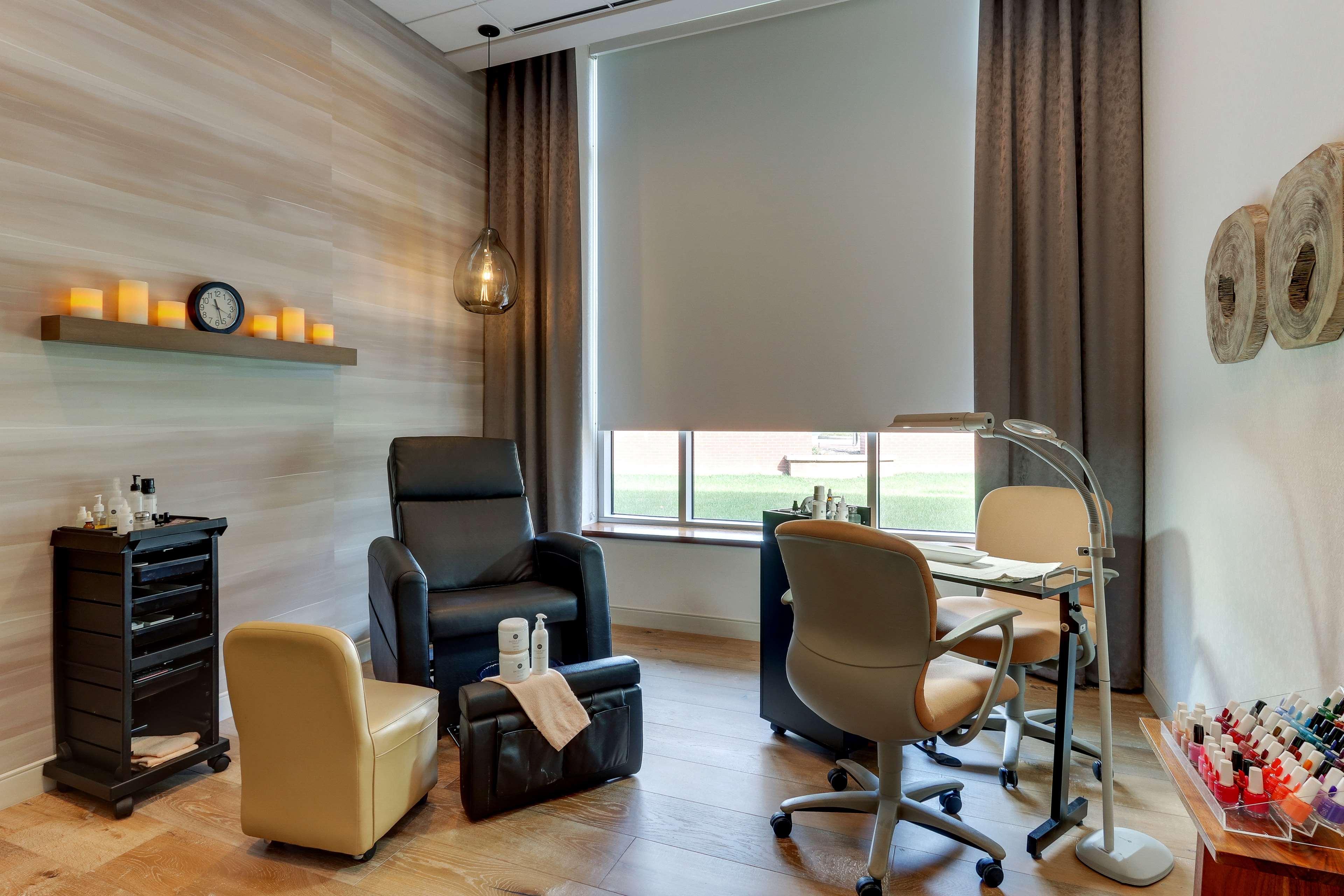The Chattanoogan Hotel, Curio Collection By Hilton Bagian luar foto