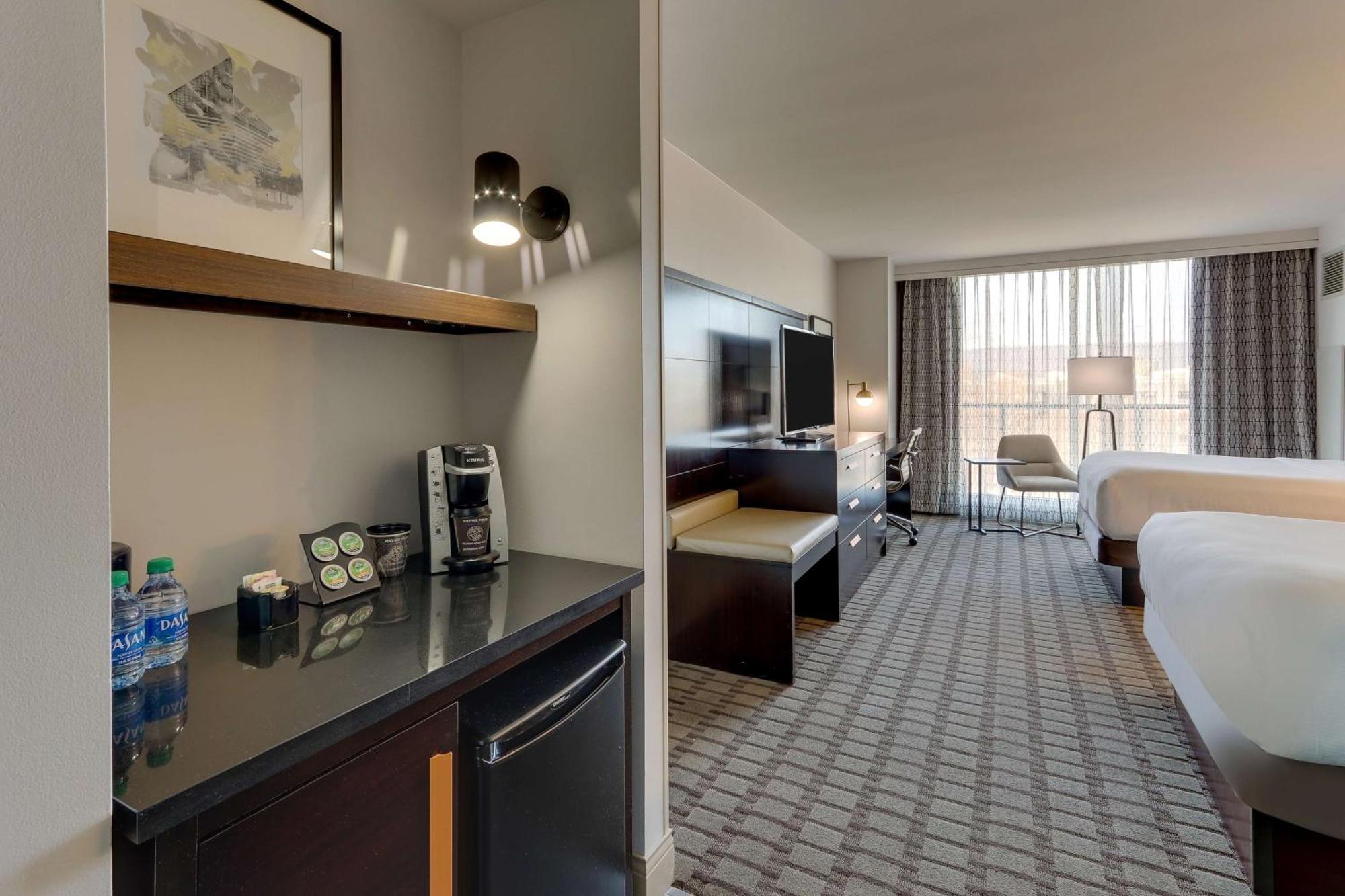 The Chattanoogan Hotel, Curio Collection By Hilton Bagian luar foto