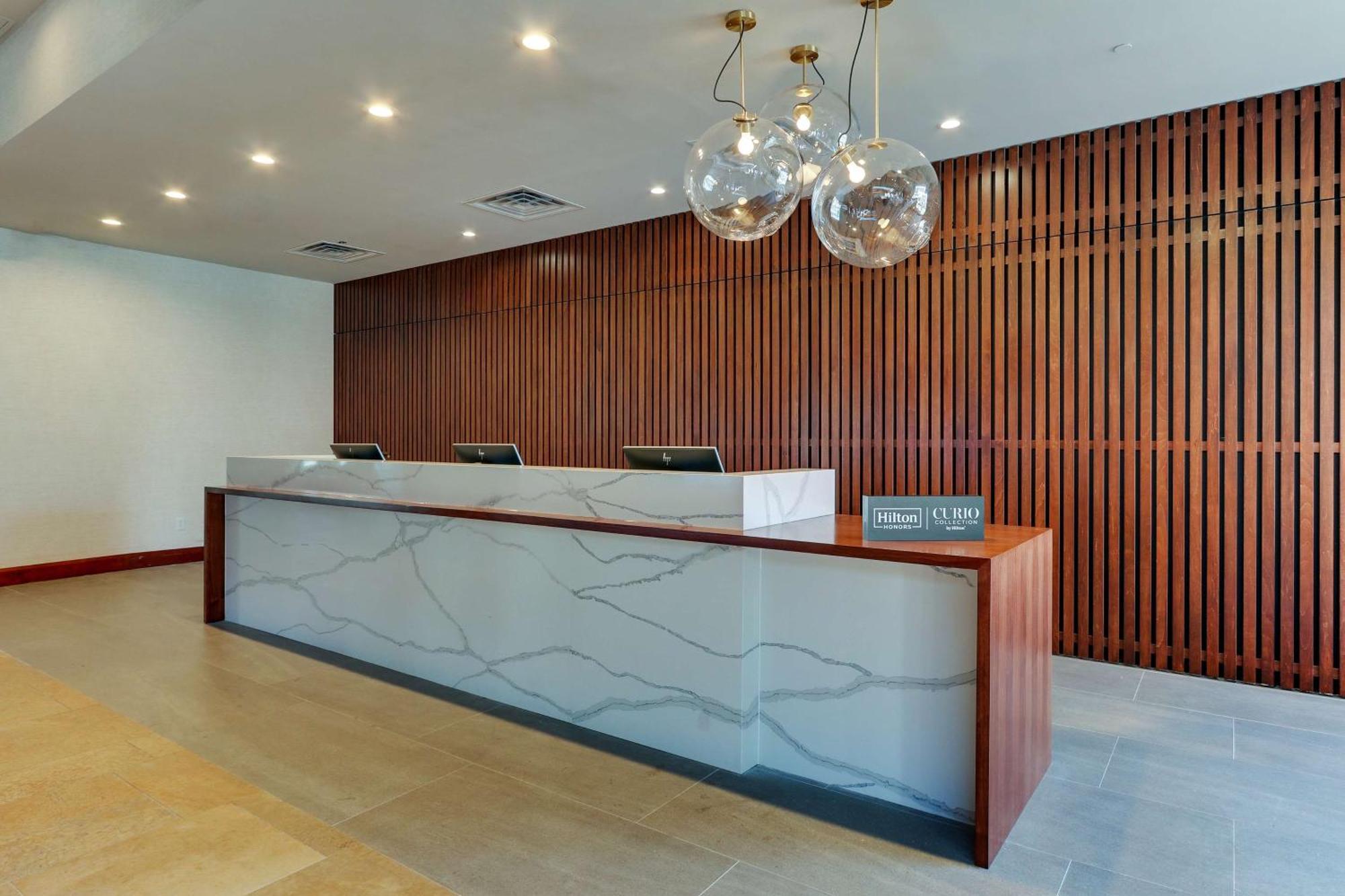 The Chattanoogan Hotel, Curio Collection By Hilton Bagian luar foto