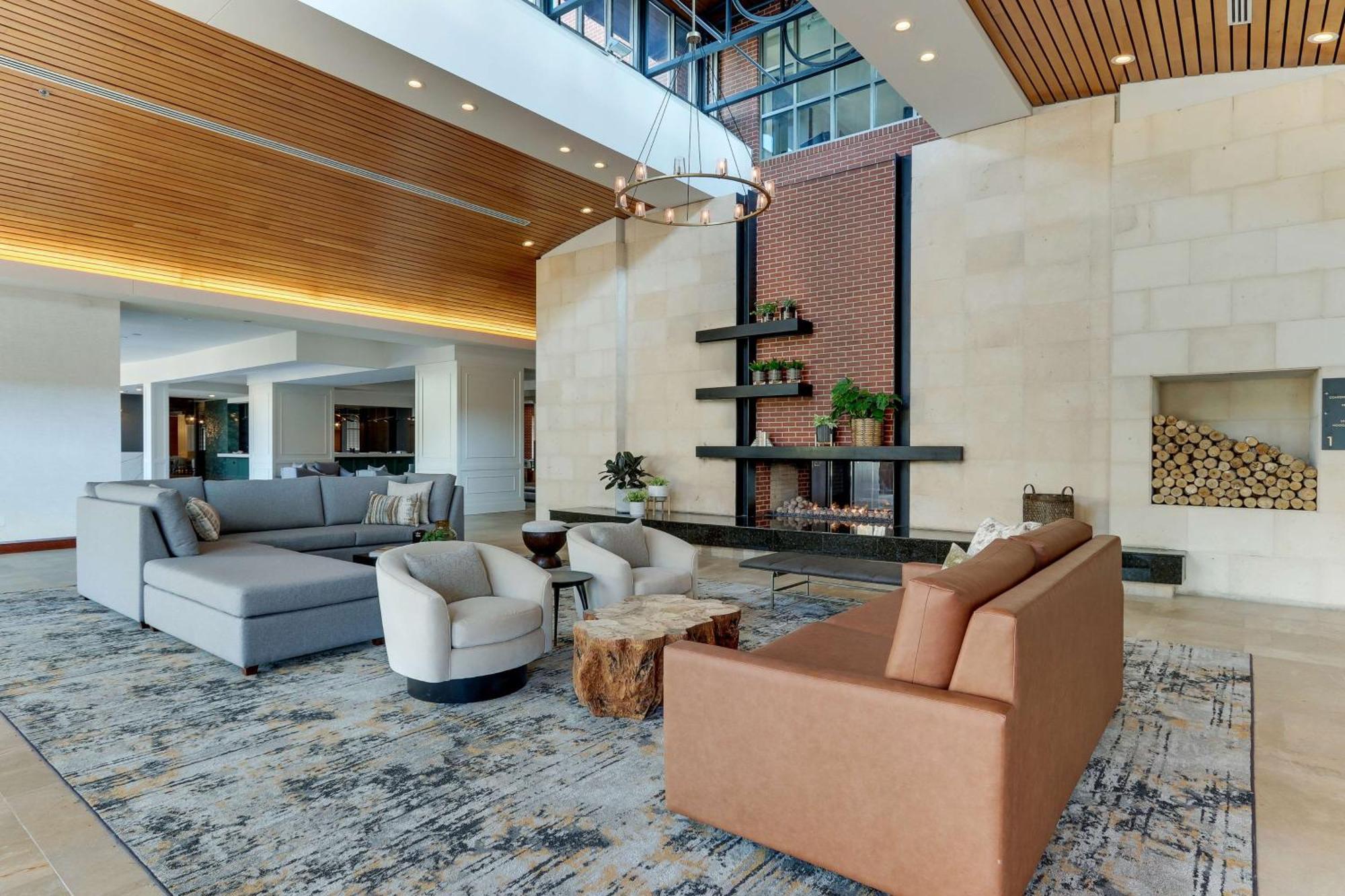 The Chattanoogan Hotel, Curio Collection By Hilton Bagian luar foto