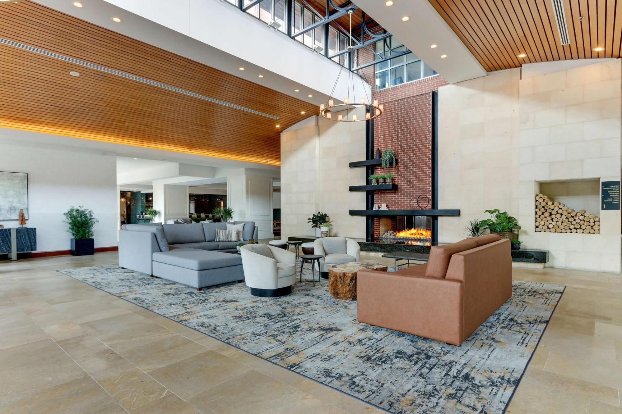 The Chattanoogan Hotel, Curio Collection By Hilton Bagian luar foto